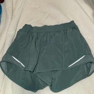 Teal LuLuLemon Hotty Hot Shorts Size 4 Tall